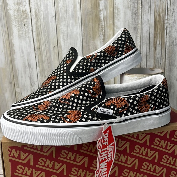 Vans Shoes - Vans classic slip o tiger floral sneaker